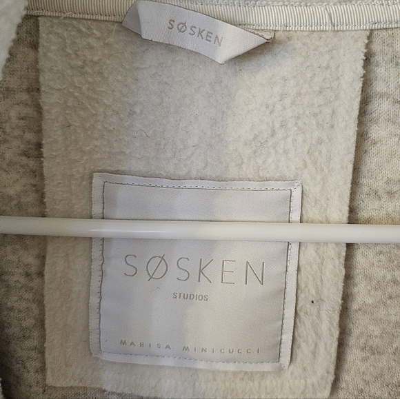 Sosken white wool fleece/down puffer wrap size S - Picture 3 of 12